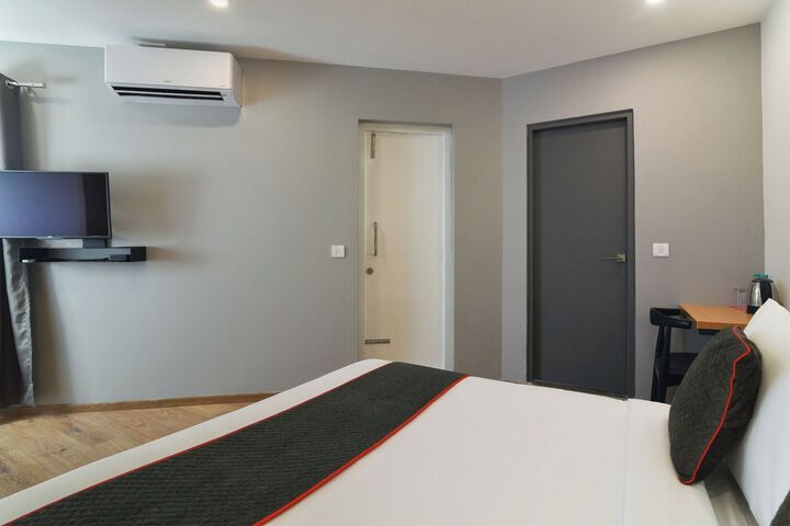 Room 28 of 46