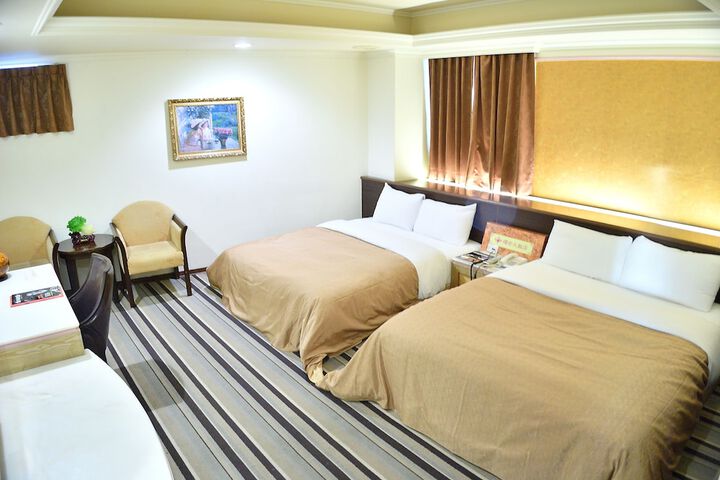 Room 10 of 33