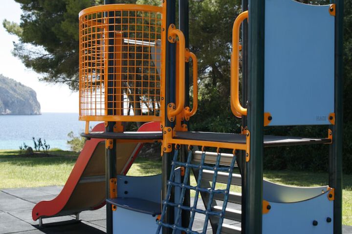 Children's play area - outdoor
