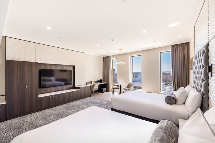 Room 28 of 61