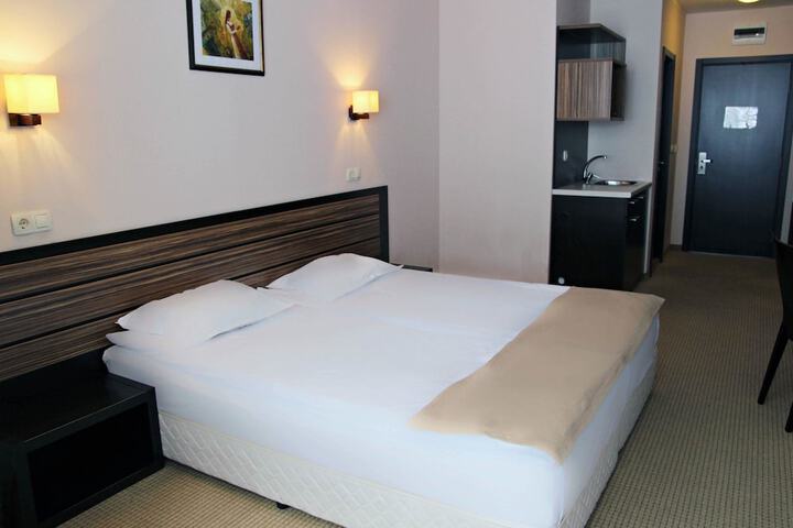 Room 32 of 89