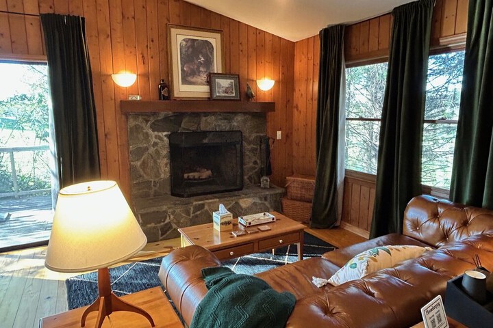 Lounge 101 of 118