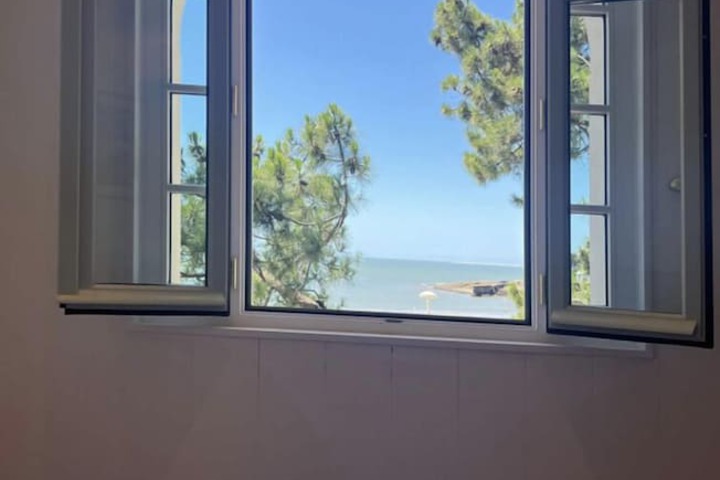 Room 6 of 26