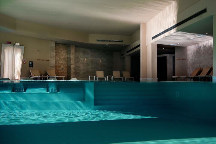 Spa 54 of 81