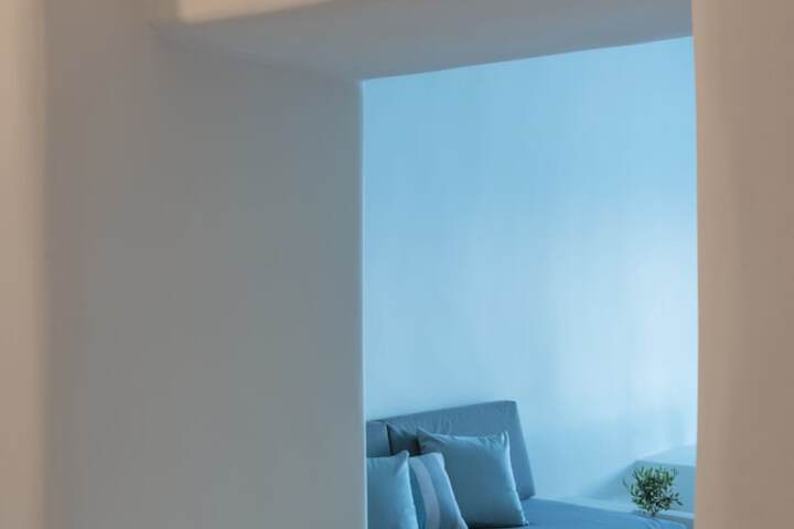 Room 4 of 33
