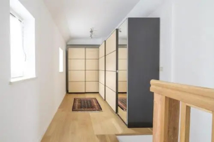 Room 13 of 21