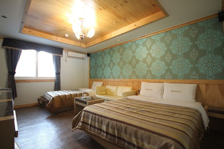 Room 18 of 19