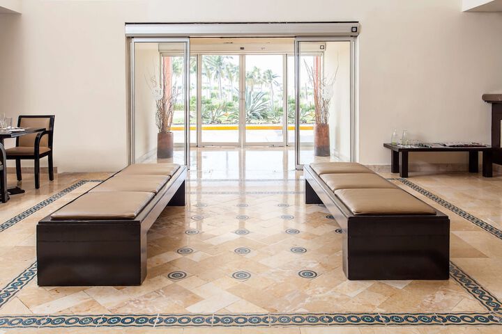 Hotel Interior 6 of 42