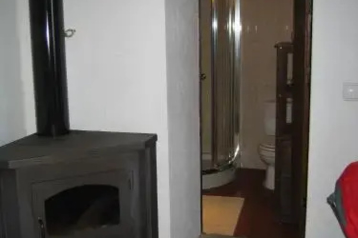 Room 5 of 12
