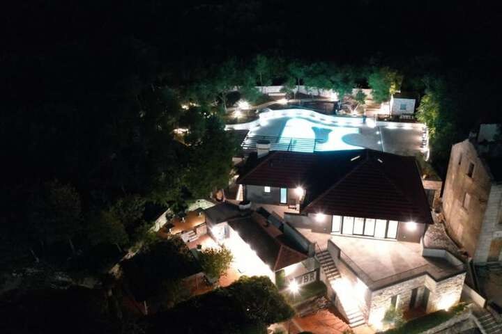Hotel 213 of 229