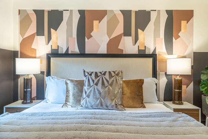 Room 11 of 71