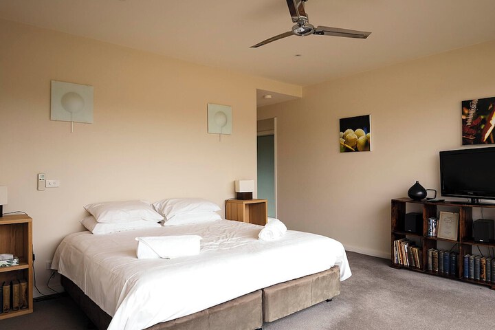 Room 5 of 19