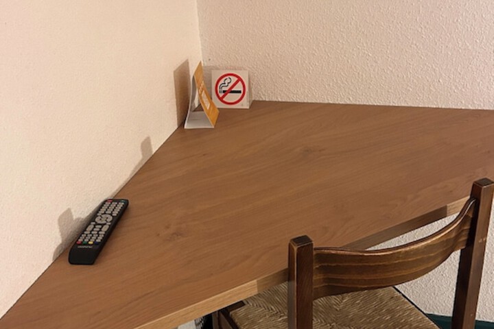 Room 42 of 76