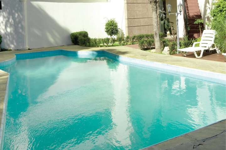 Hotel with Pool