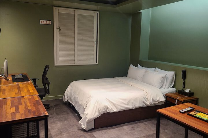 Room 6 of 26