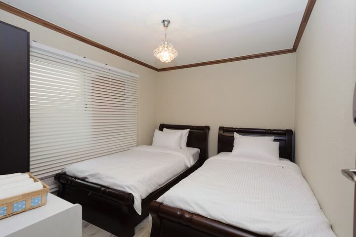 Room 15 of 86