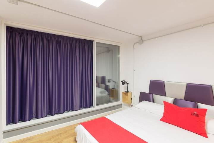 Room 39 of 103