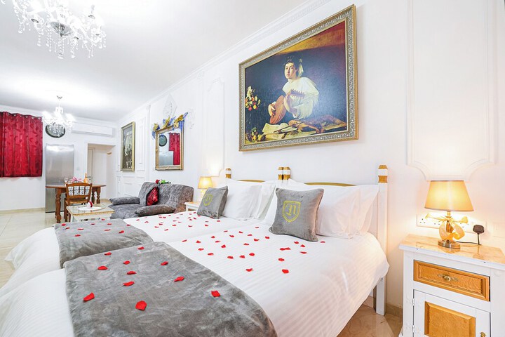 Room 44 of 57