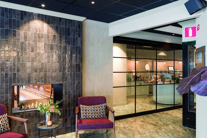 Guest Lobby