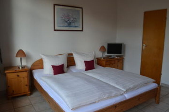 Room 3 of 7
