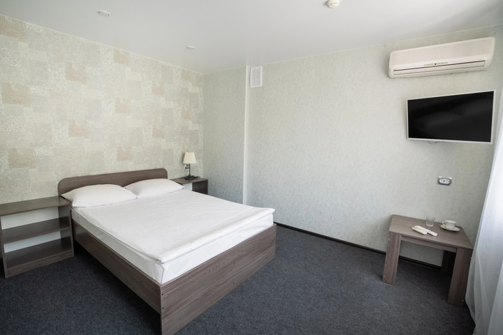 Room 3 of 7