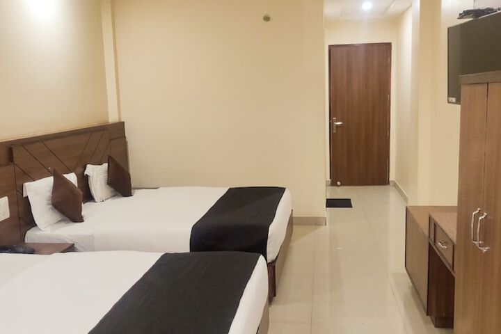 Room 18 of 42