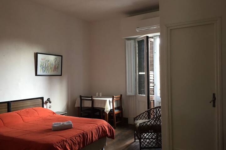 Room 13 of 30