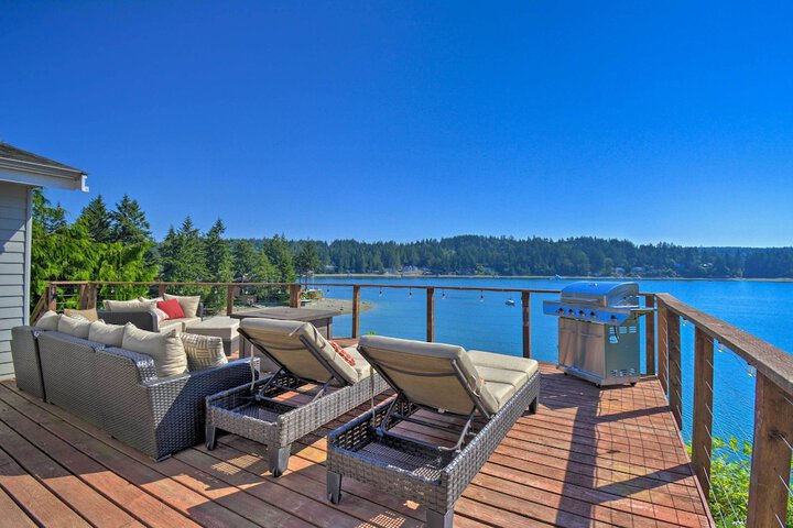 Waterfront Gig Harbor Home w / Furnished Deck