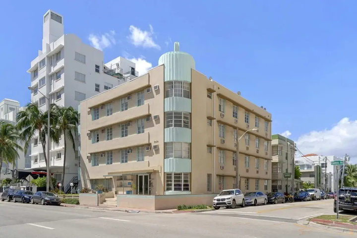 Madison South Beach Suites by SV Rentals