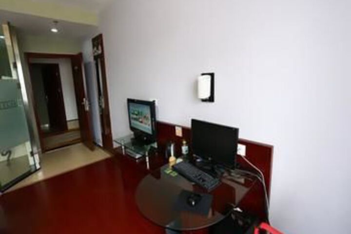 Room 14 of 15