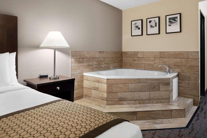 1 King Bed (7 of 19)