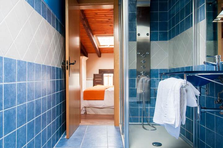 Room 48 of 80