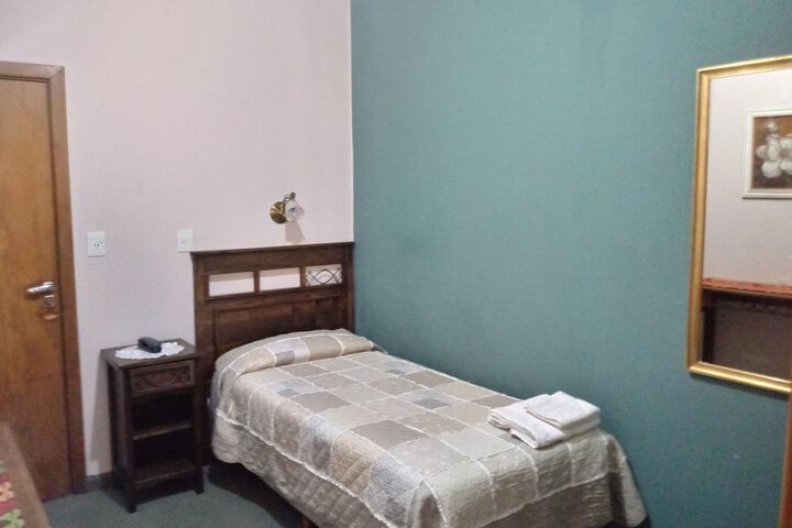 Room 25 of 25