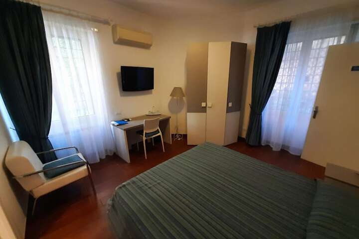 Room 15 of 37