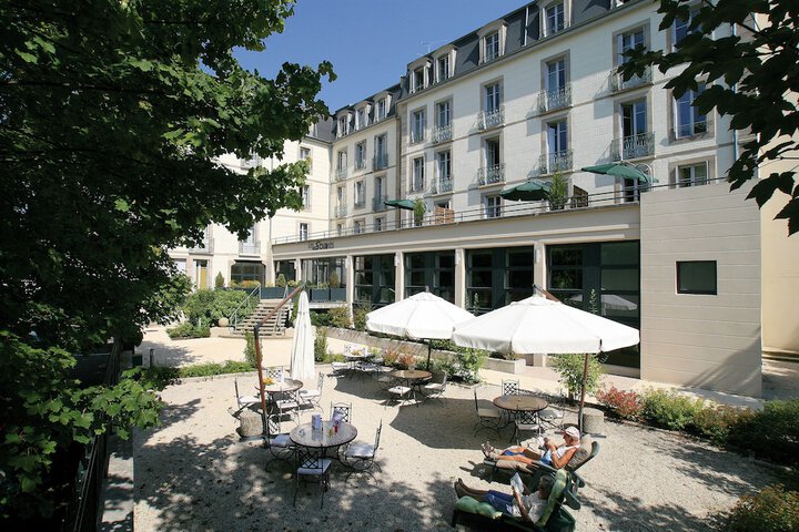 Cerise Luxeuil Les Sources in Luxeuil-les-Bains