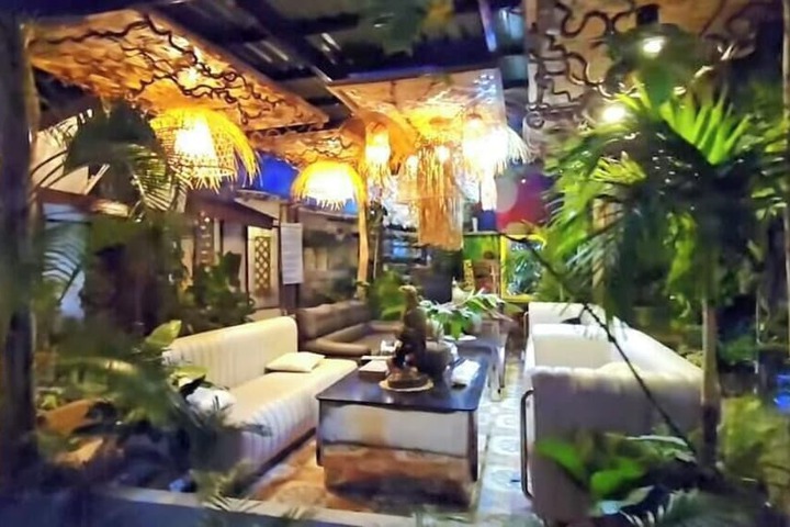 Lounge 125 of 171