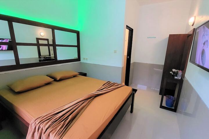 Room 8 of 11