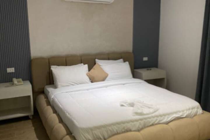 Room 16 of 23