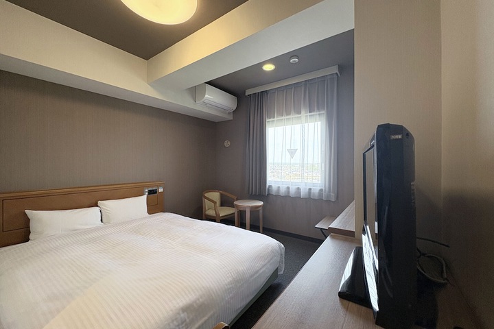 Room 8 of 36