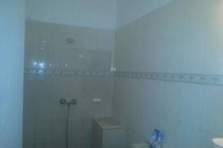 Room 4 of 13