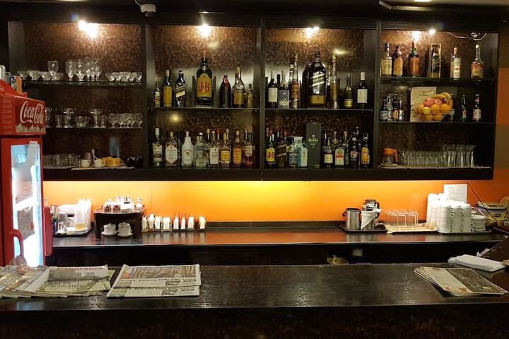 Lounge 41 of 44