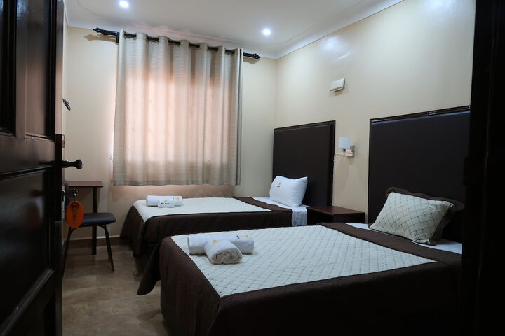 Room 8 of 12