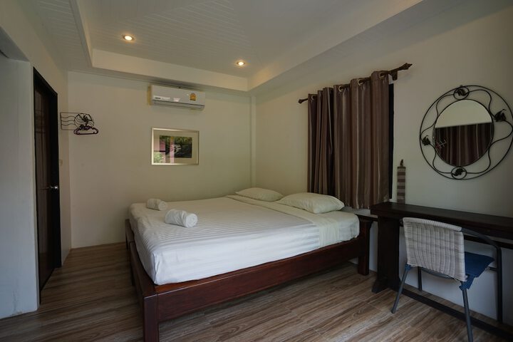 Room 3 of 46