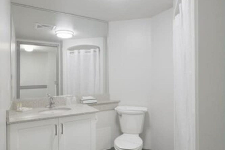 Room 7 of 18