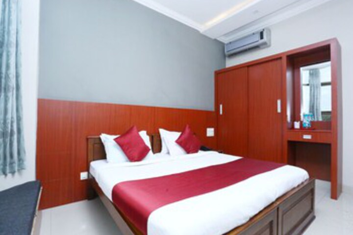 Room 22 of 28