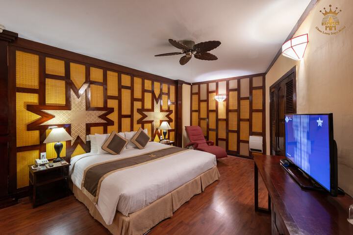 Room 25 of 108