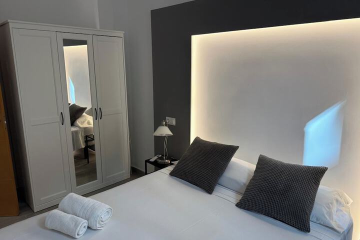 Room 3 of 56