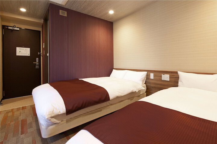 Room 22 of 122