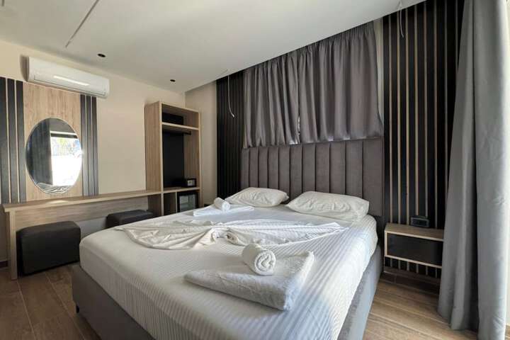 Room 28 of 85
