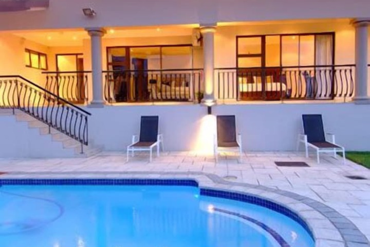 Hotel with Pool